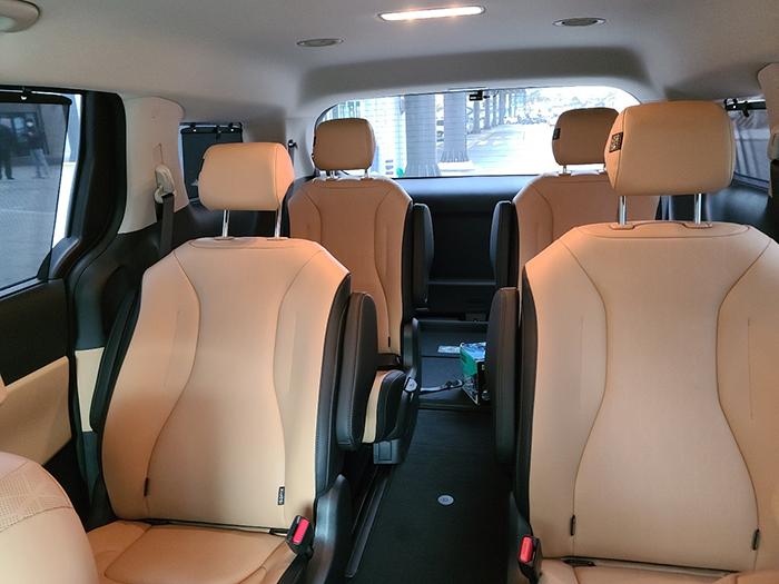 카니발 내부모습